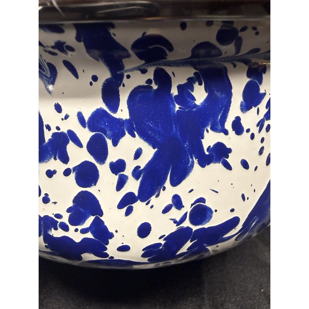 Golden Rabbit: “Cobalt Swirl” Blue & White 2.5 Quart Dutch Oven - Picture 3 of 7